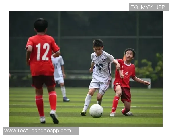 穿9号球衣的足球明星们谁是你心中的传奇人物