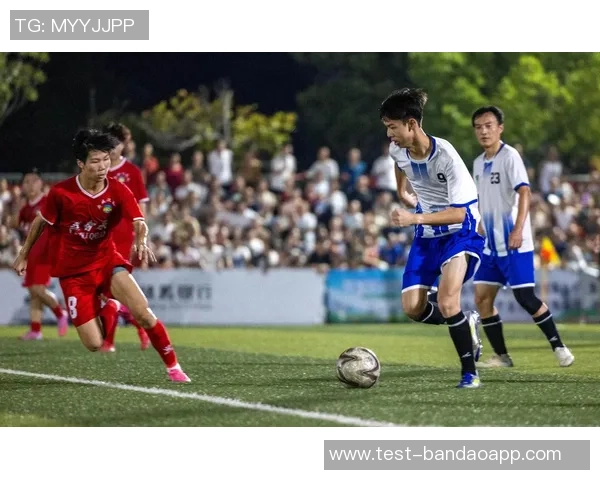 足球兄弟的梦想之旅在绿茵场上追逐激情与友谊的冒险故事