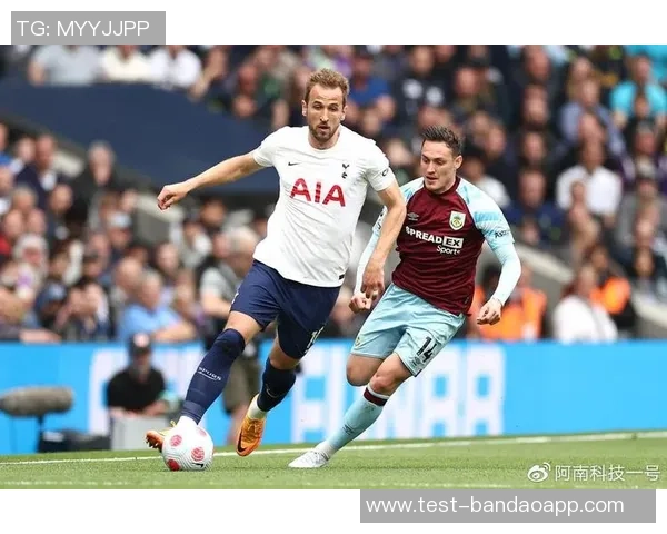 足球大师凯恩的传奇之路与未来展望解析 足球大师凯恩的传奇之路与未来展望解析